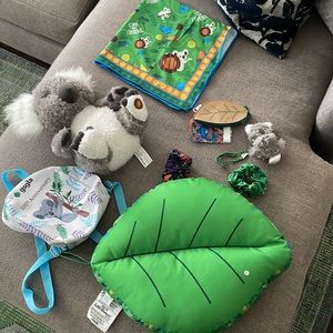 Girl Scouts Bundle *10 Items!!* & free purple fleece